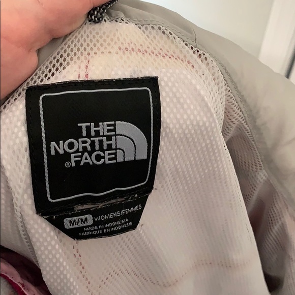 Women’s North Face Jacket - Picture 7 of 8